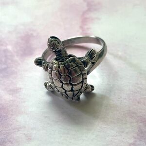 Sterling silver ring with turtle